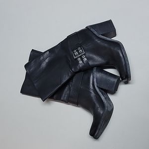 Nine west "nwnogame" heeled boots size 10